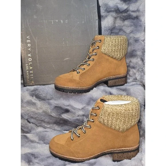 NWB Very Volatile Pullman Tan Suede Knit Collar Lace Up Hiker Boots PVV802 SZ 8 - Picture 1 of 9